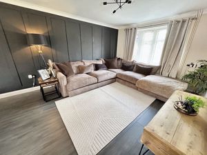 Lounge- click for photo gallery